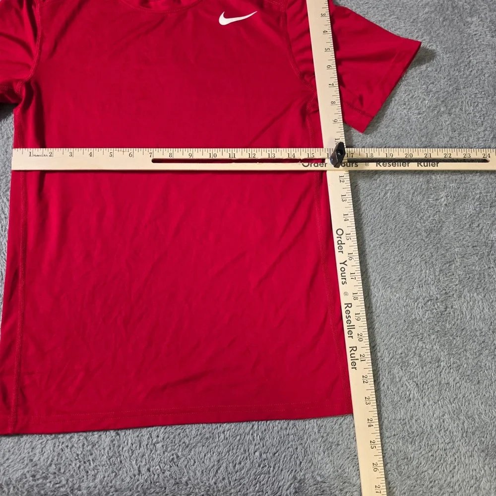 Nike Boys XL Red Dri-FIT Short Sleeve Performance T-Shirt Swoosh Logo Activewear